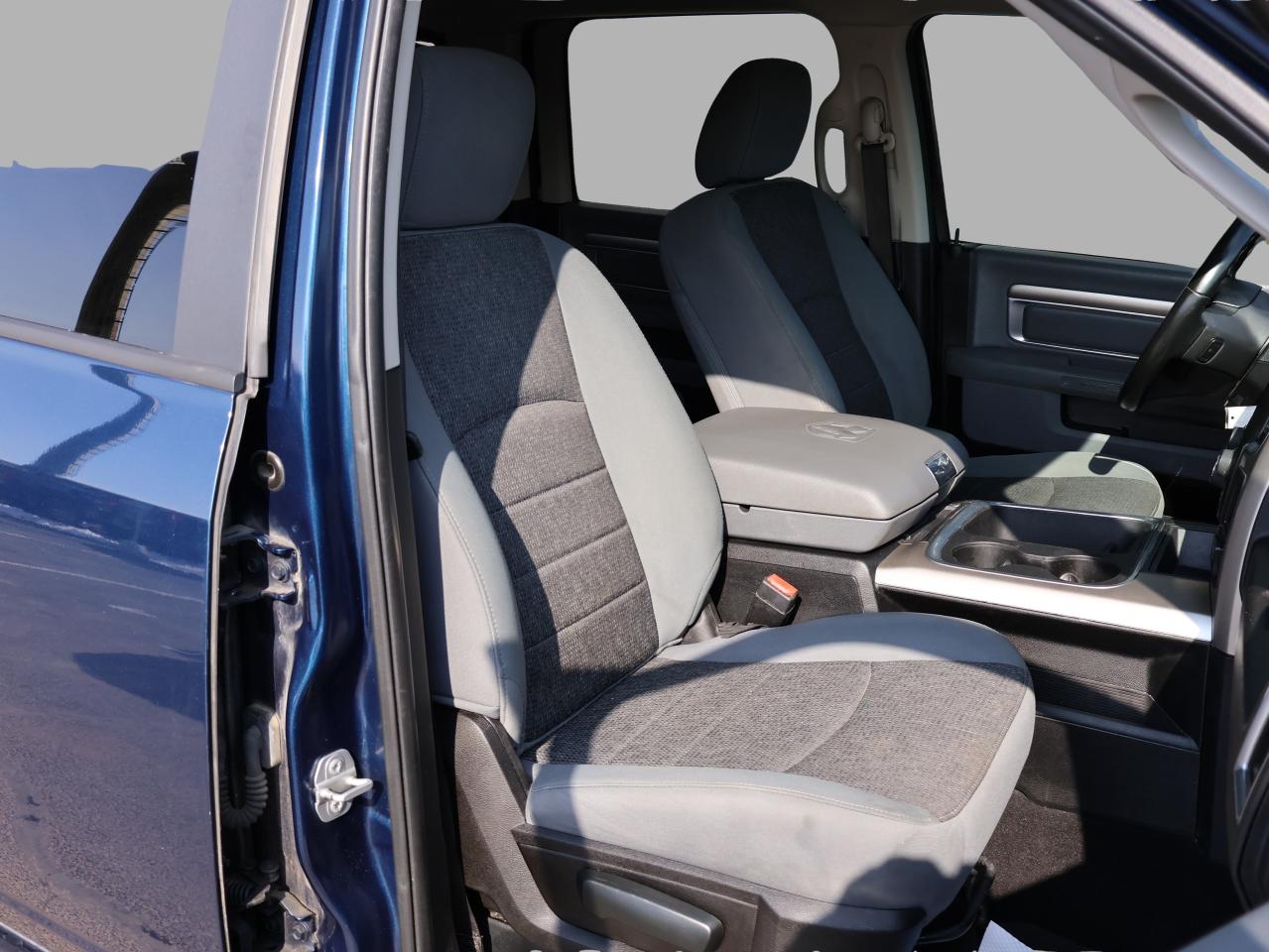 2019 RAM 1500 SLT-BIG HORN CREW 4WD CERTIFIED *ACCIDENT FREE*SERVICE RECORDS* CAMERA NAV BLUETOOTH P.SENSORS CRUISE ALLOYS Photo