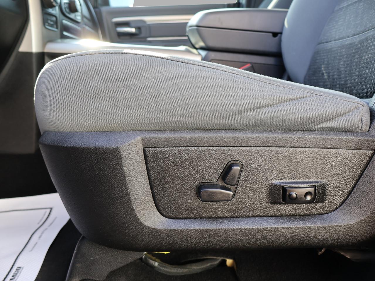 2019 RAM 1500 SLT-BIG HORN CREW 4WD CERTIFIED *ACCIDENT FREE*SERVICE RECORDS* CAMERA NAV BLUETOOTH P.SENSORS CRUISE ALLOYS Photo