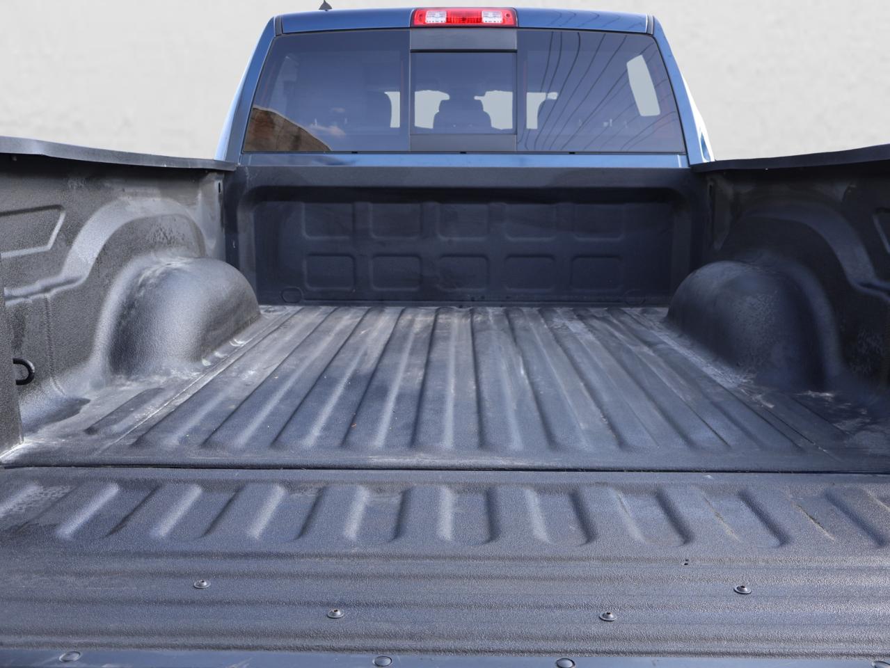 2019 RAM 1500 SLT-BIG HORN CREW 4WD CERTIFIED *ACCIDENT FREE*SERVICE RECORDS* CAMERA NAV BLUETOOTH P.SENSORS CRUISE ALLOYS Photo