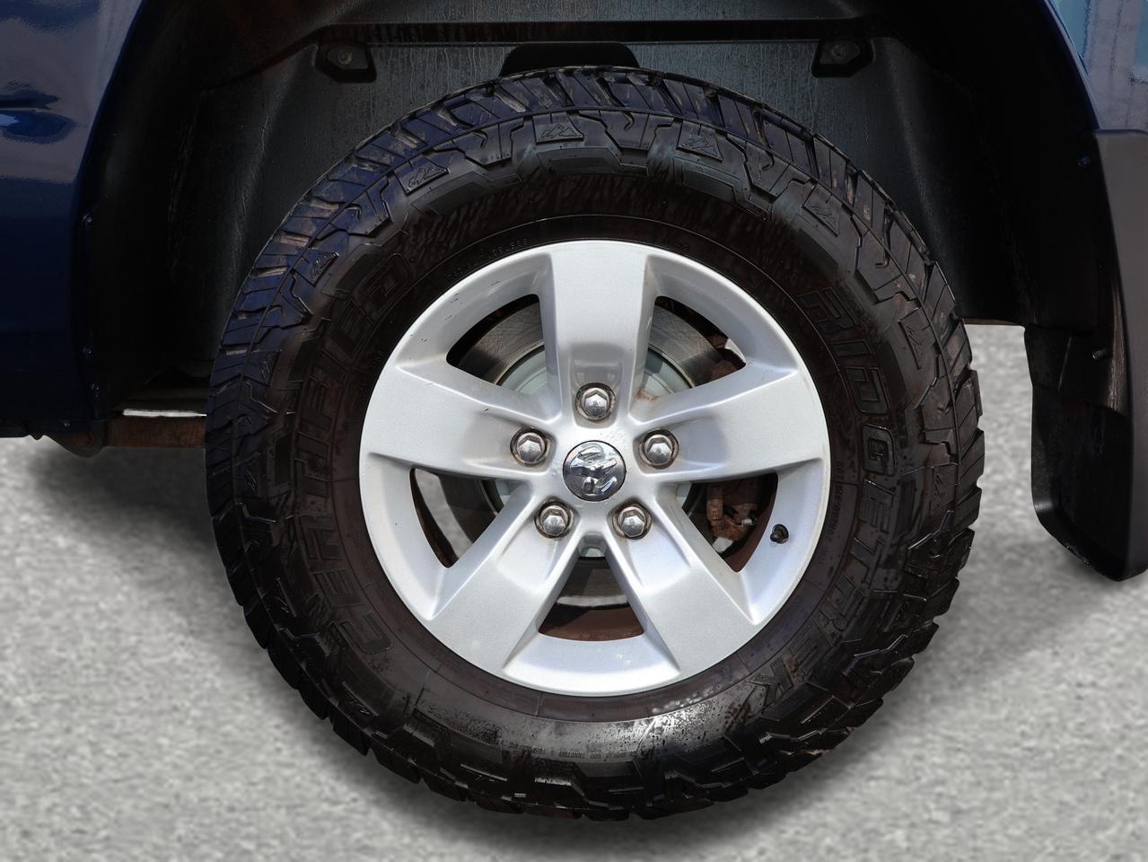 2019 RAM 1500 SLT-BIG HORN CREW 4WD CERTIFIED *ACCIDENT FREE*SERVICE RECORDS* CAMERA NAV BLUETOOTH P.SENSORS CRUISE ALLOYS Photo