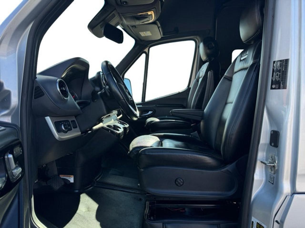 2020 Mercedes-Benz Sprinter CARGO VAN - Photo #9