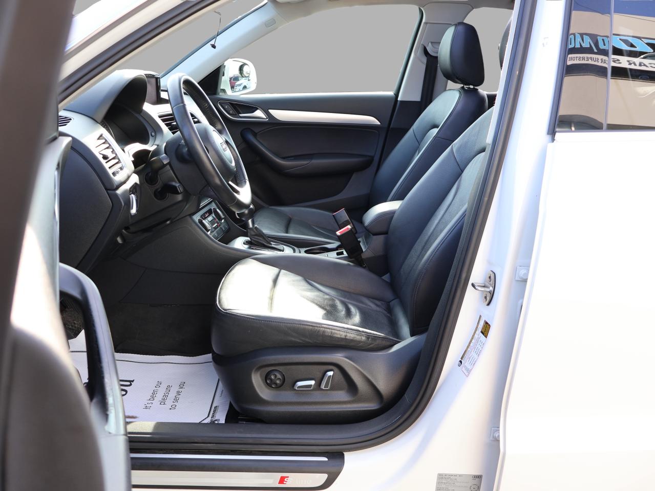 2016 Audi Q3 TECHNIK S-LINE AWD CERTIFIED AWD CAMERA NAV BLUETOOTH LEATHER HEATED P.ROOF P.SENSORS B.SPOT CRUISE ALLOYS Photo