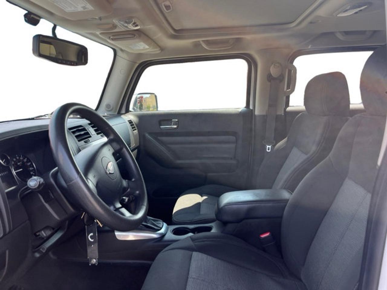 2009 Hummer H3 H3T Alpha Photo