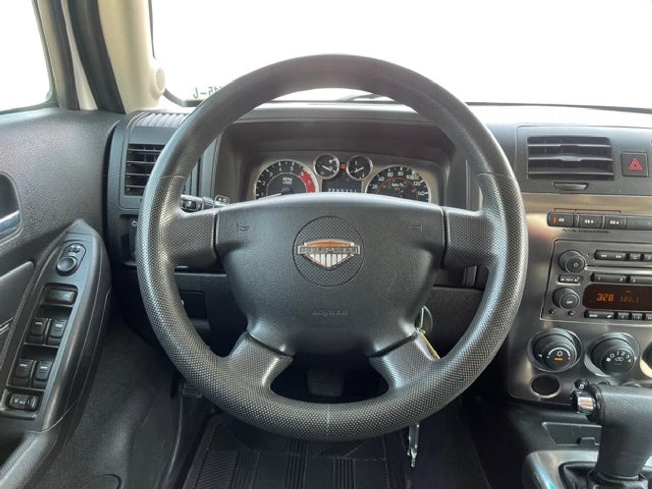 2009 Hummer H3 H3T Alpha Photo