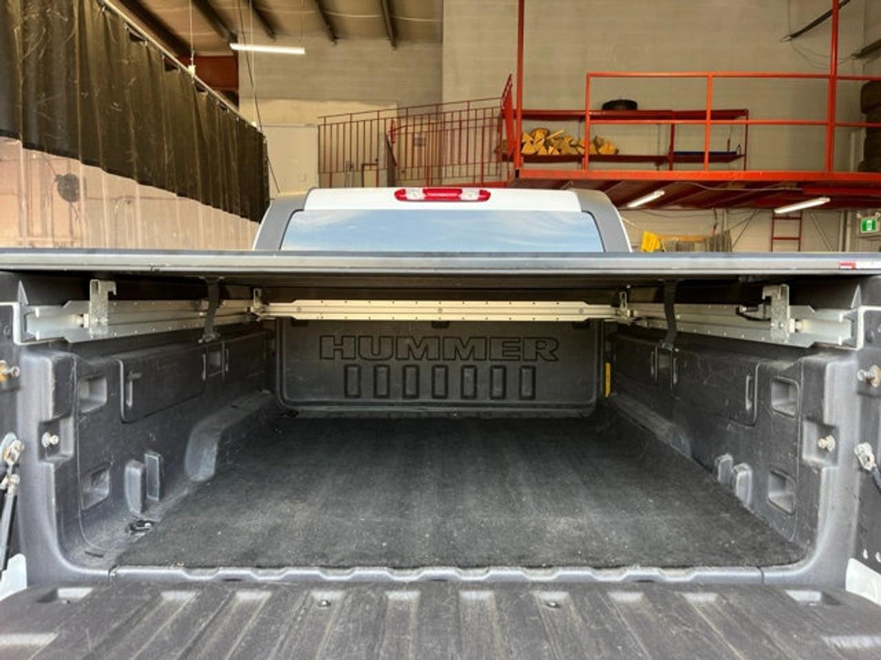 2009 Hummer H3 H3T Alpha Photo