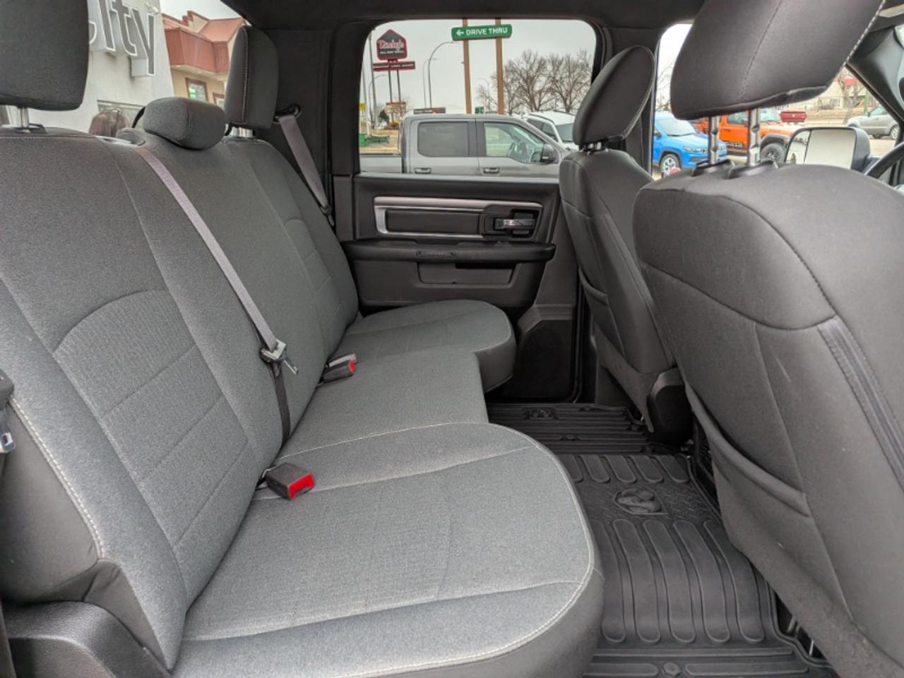 2021 RAM 1500 Classic WARLOCK Photo