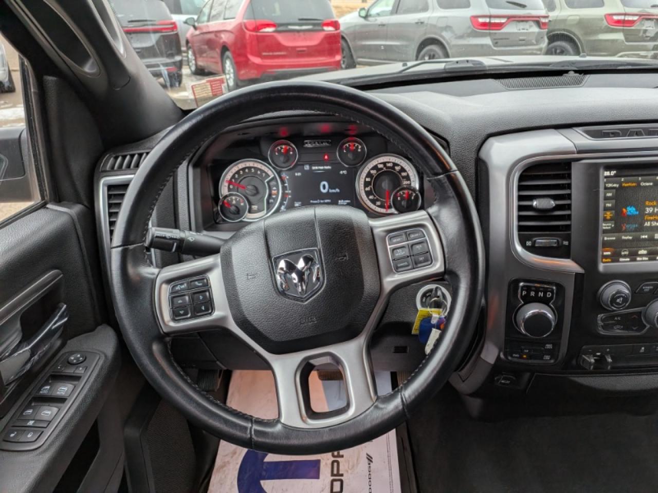 2021 RAM 1500 Classic WARLOCK Photo