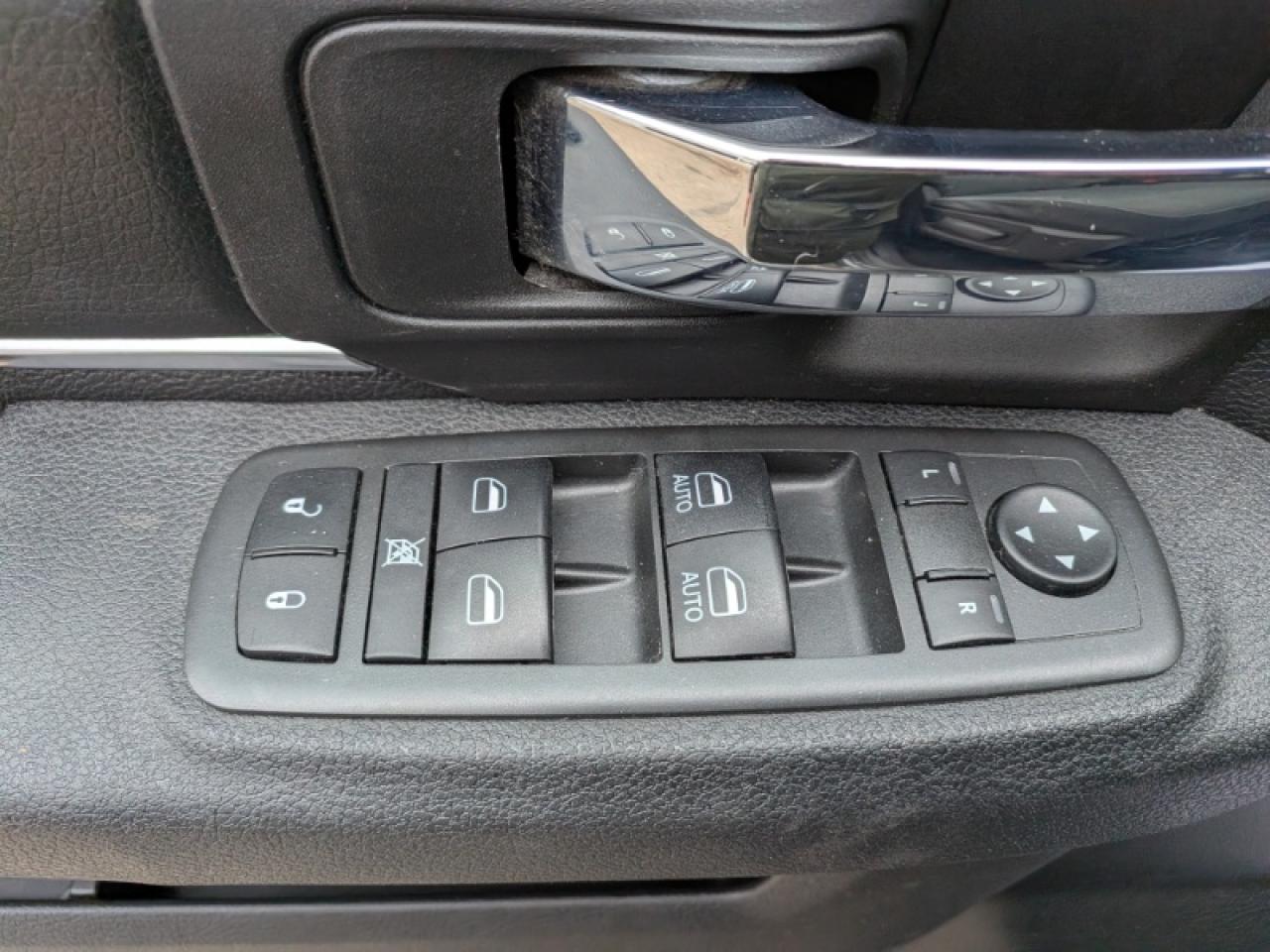 2021 RAM 1500 Classic WARLOCK Photo