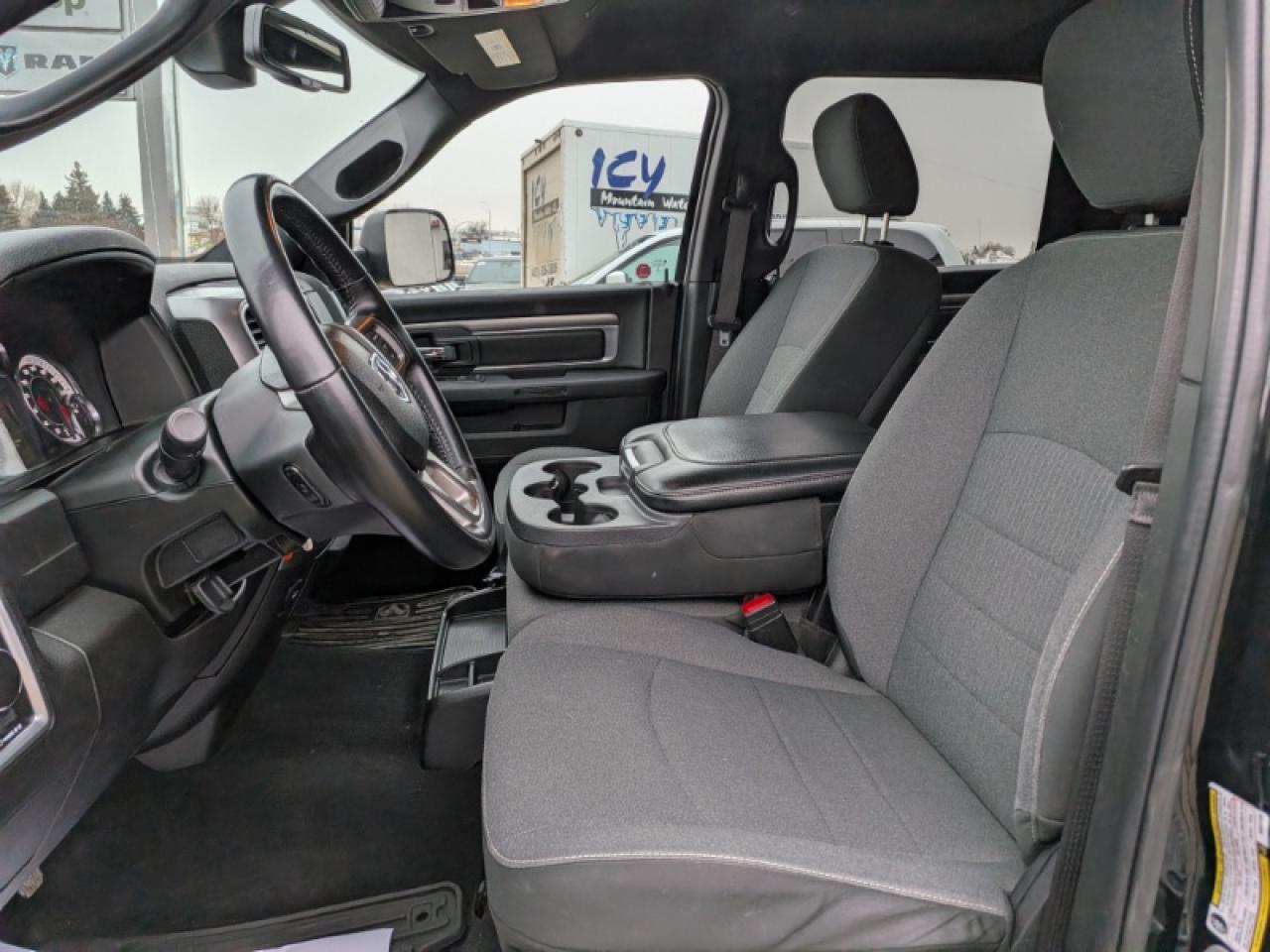 2021 RAM 1500 Classic WARLOCK Photo