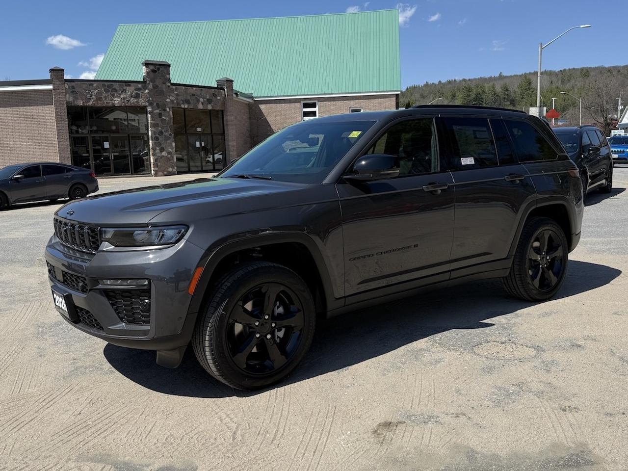 2026 Jeep Grand Cherokee LIMITED 4X4 Photo2