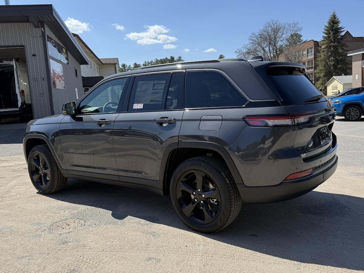 2026 Jeep Grand Cherokee LIMITED 4X4 Photo