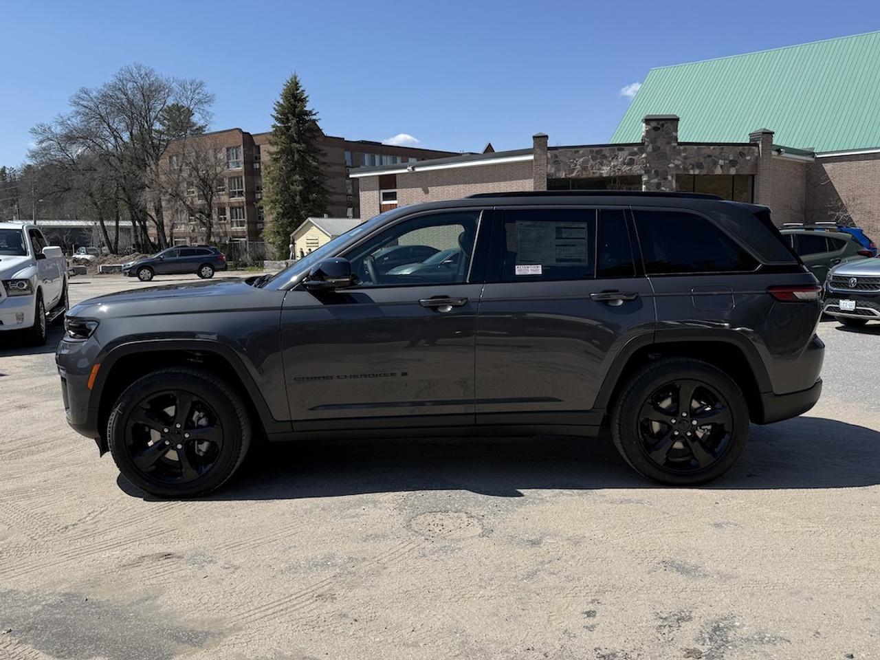 2026 Jeep Grand Cherokee LIMITED 4X4 Photo