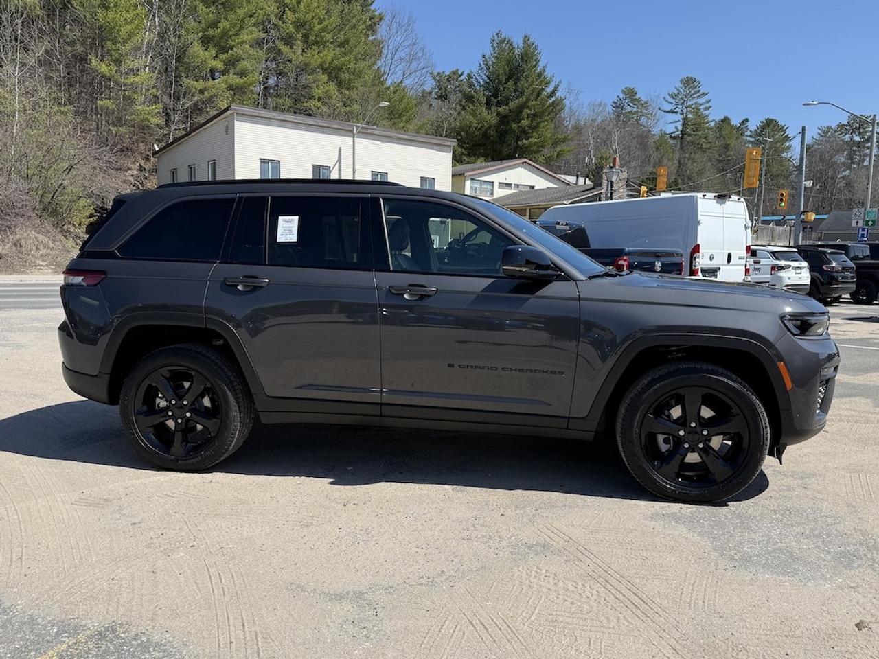2026 Jeep Grand Cherokee LIMITED 4X4 Photo