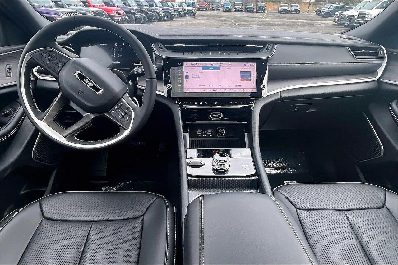 2026 Jeep Grand Cherokee LIMITED ALTITUDE | Pano Roof | Leather | Nav | 4x4 Photo4