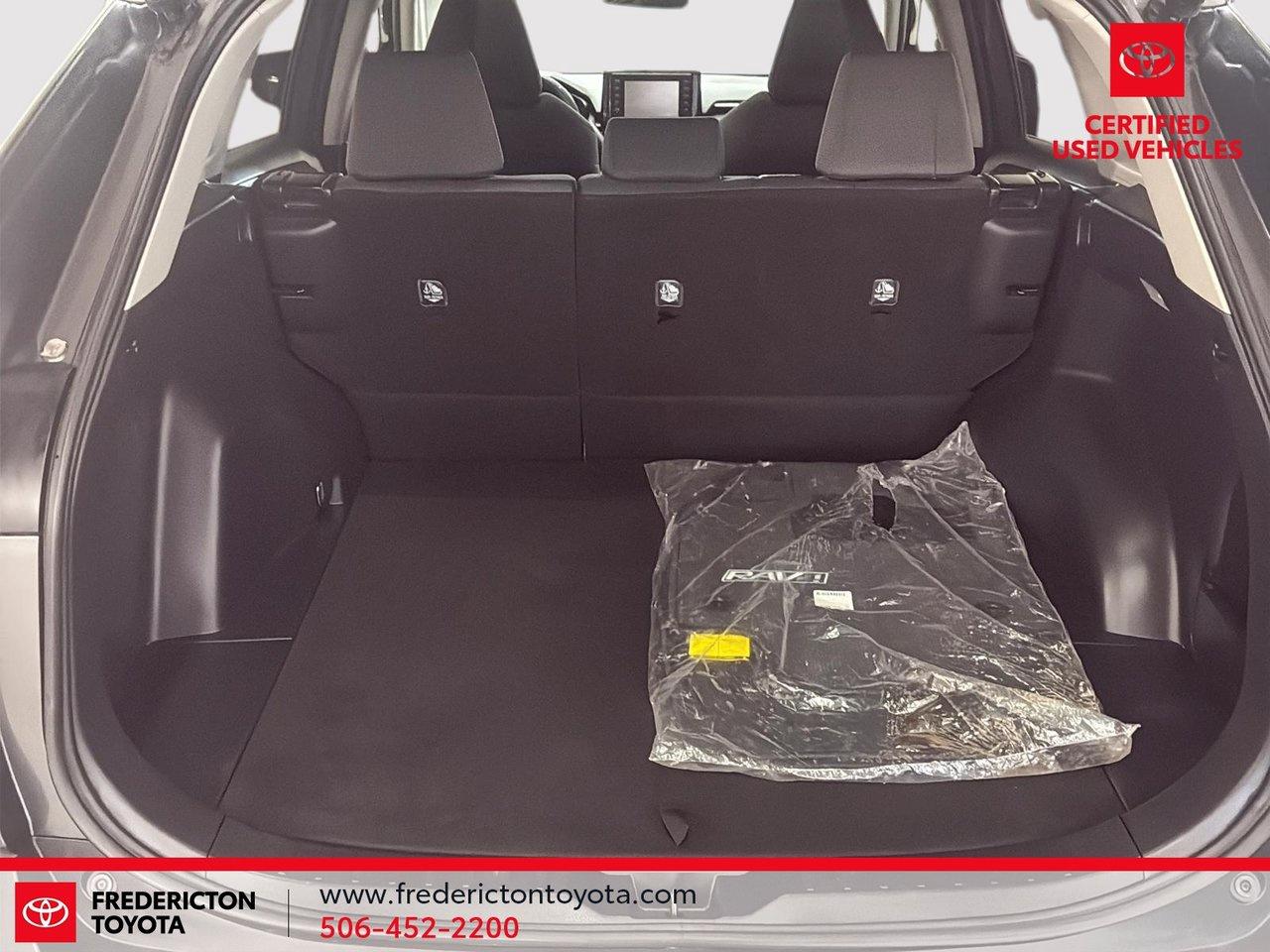 2021 Toyota RAV4 XLE Photo