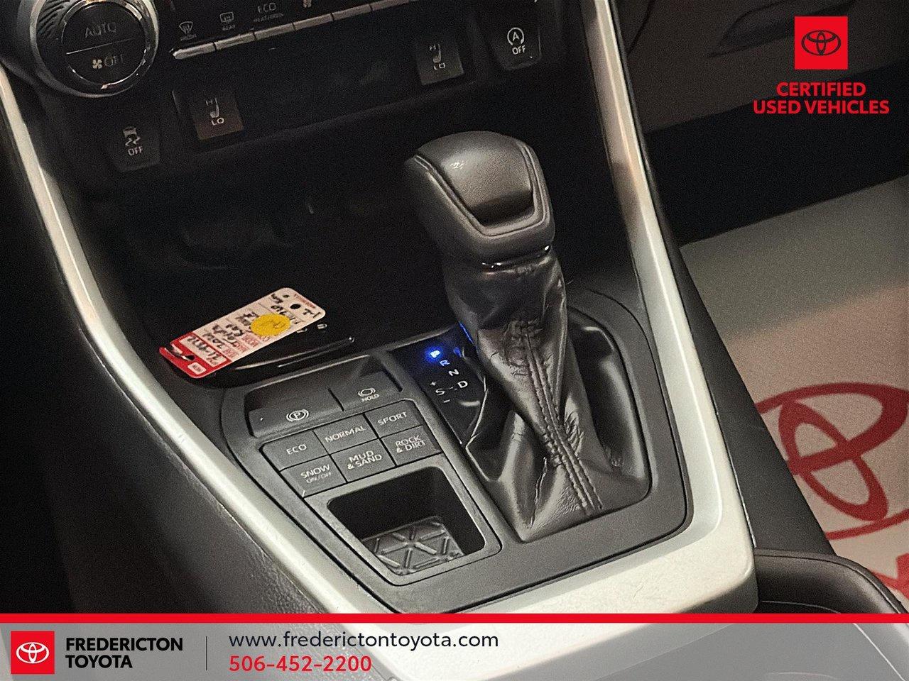 2021 Toyota RAV4 XLE Photo