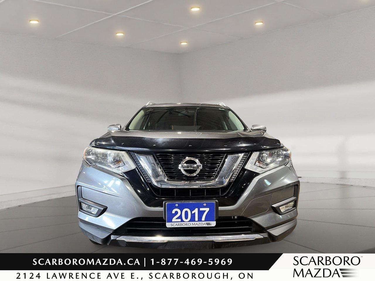 2017 Nissan Rogue SV Photo1