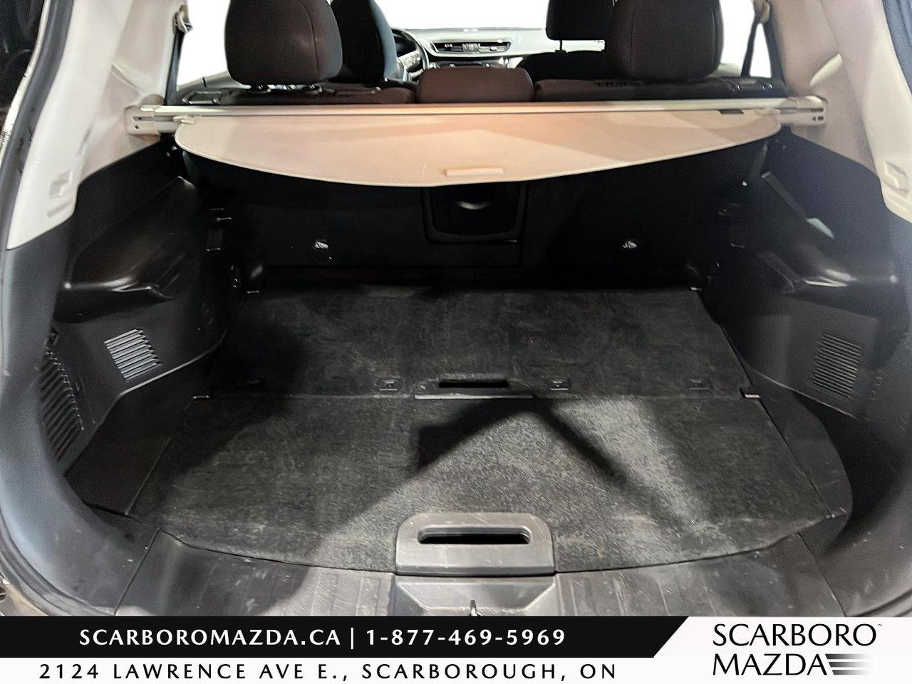 2017 Nissan Rogue SV Photo