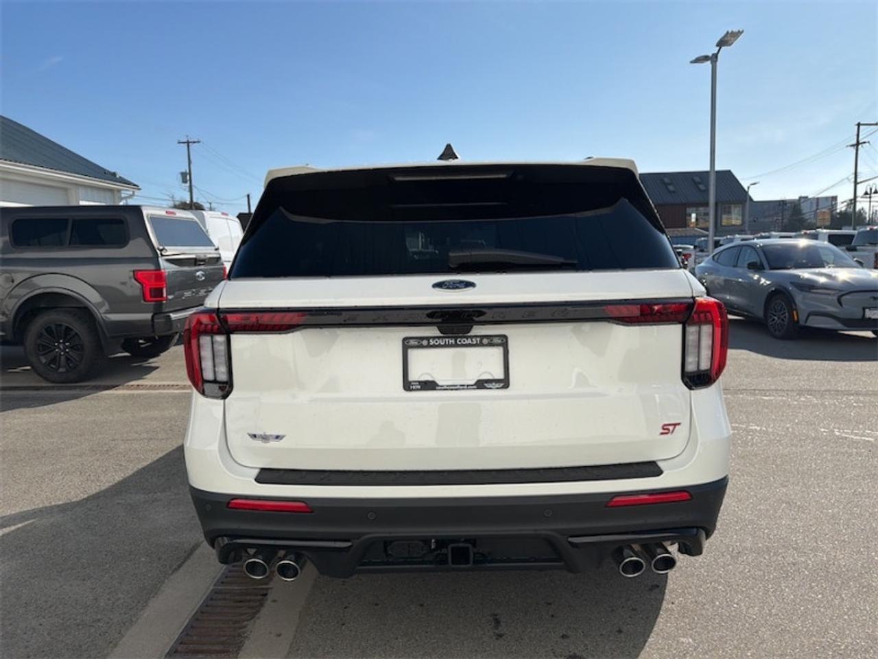 2026 Ford Explorer ST  -  Sunroof -  Cooled Seats Photo3