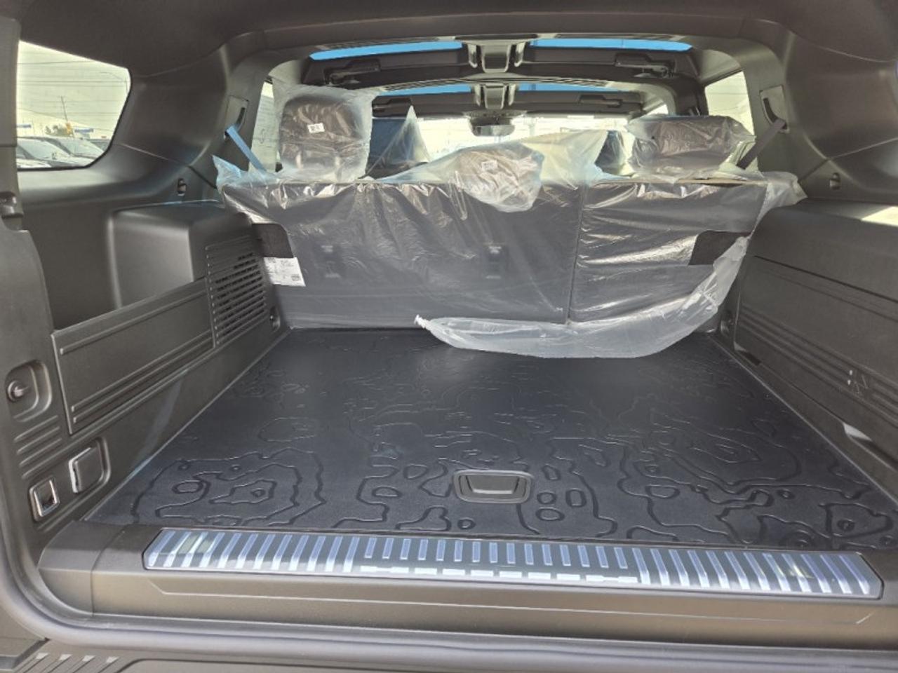 2026 GMC HUMMER EV SUV 2X  - Infinity Roof -  Power Hood Photo