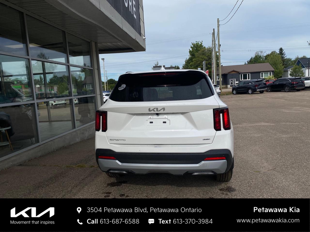 2025 Kia Sorento Plug-In Hybrid EX Sport Utility Photo4