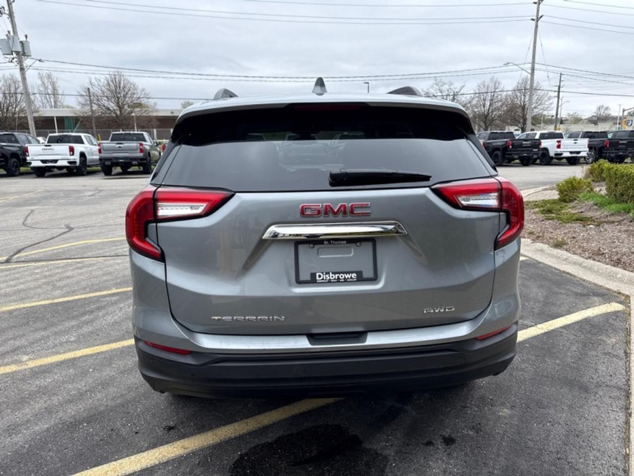 2024 GMC Terrain SLE Photo4