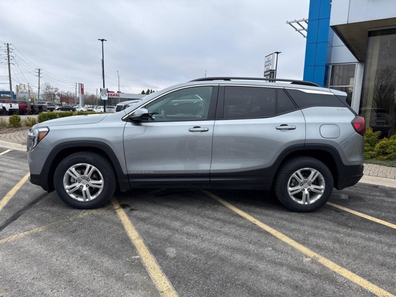2024 GMC Terrain SLE Photo3