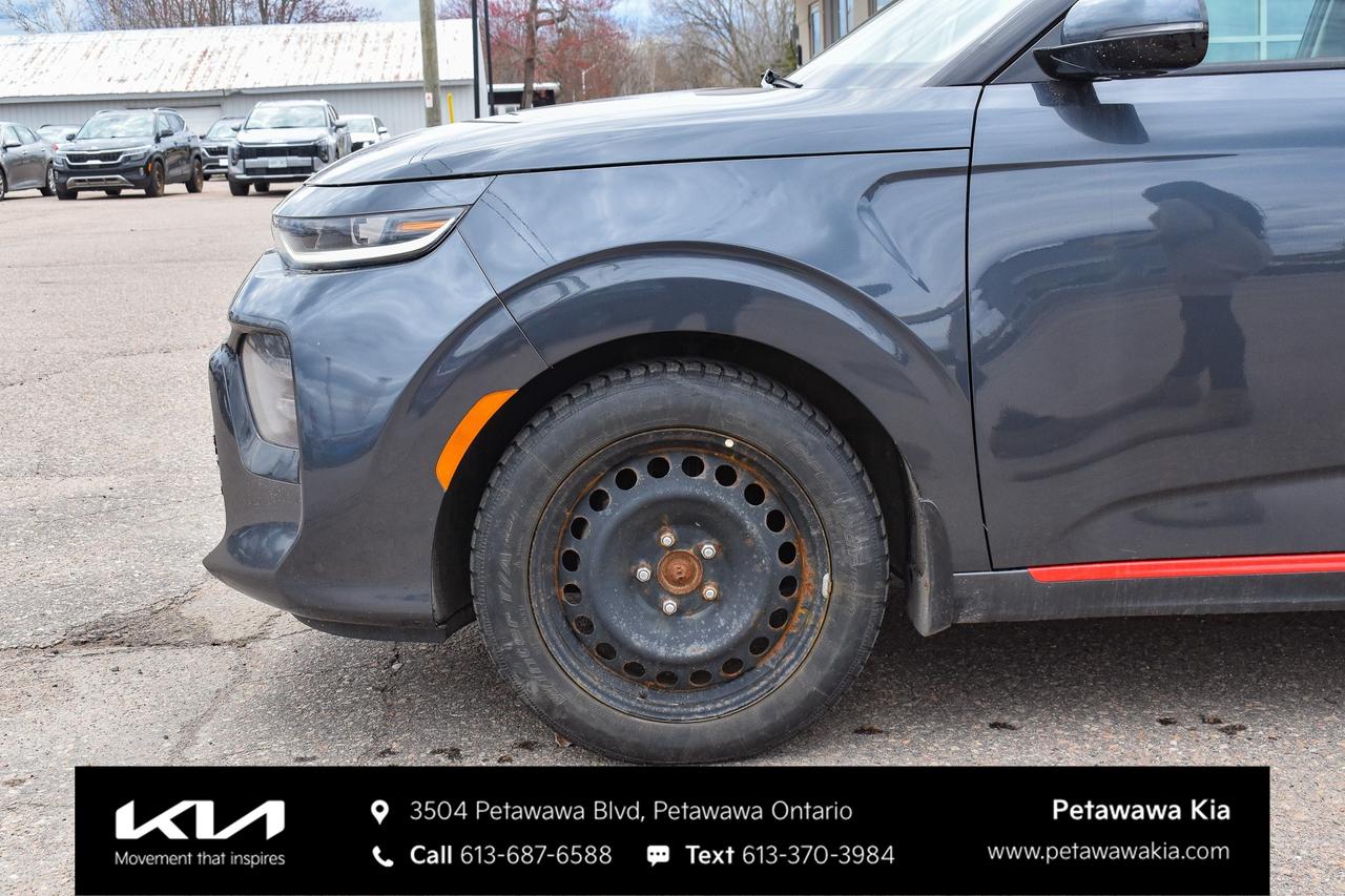 2022 Kia Soul GT-Line Limited 4dr Hatchback Photo2
