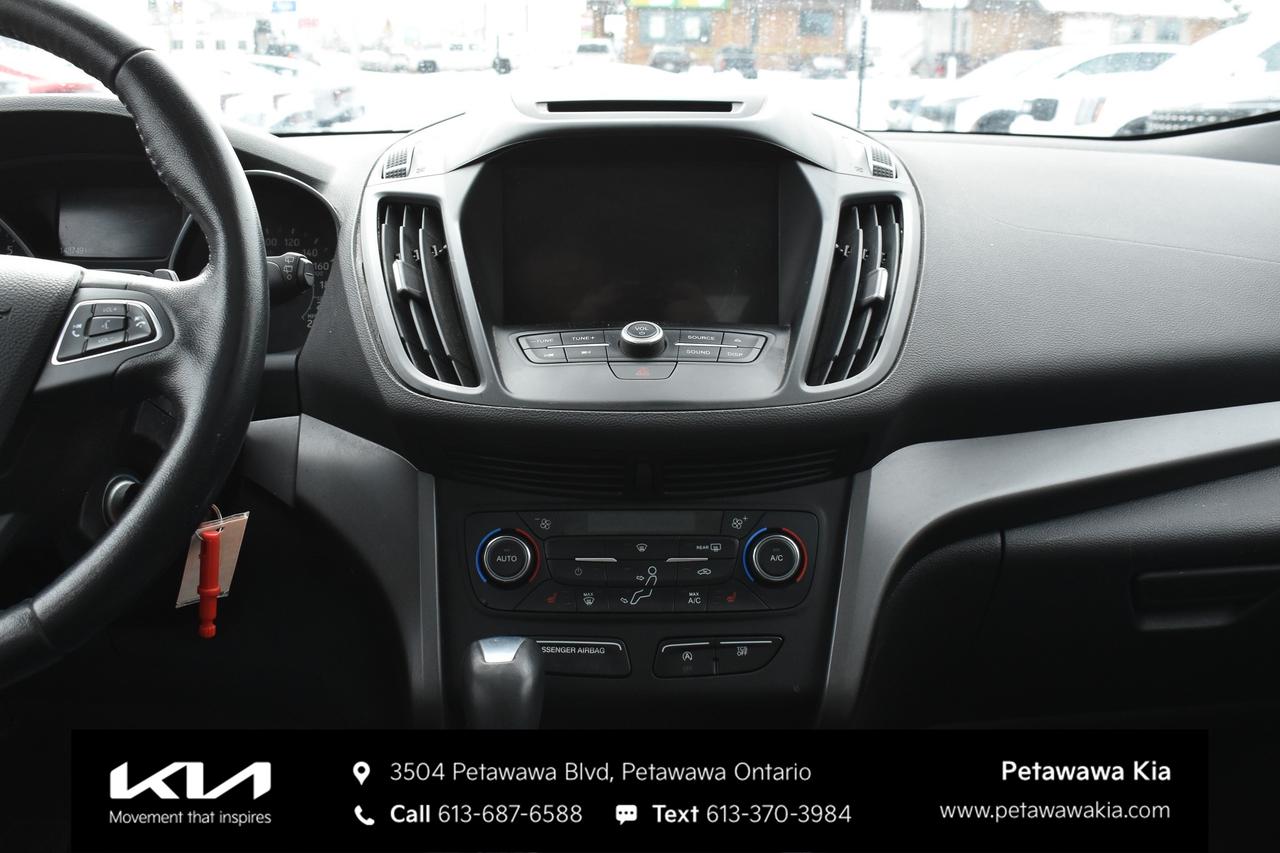 2017 Ford Escape SE 4dr 4x4 Photo