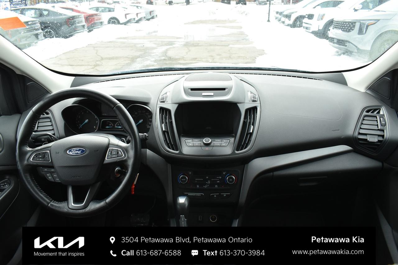 2017 Ford Escape SE 4dr 4x4 Photo