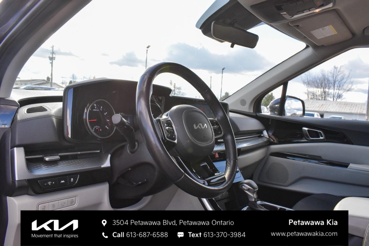 2024 Kia Carnival LX+ Passenger Van Photo