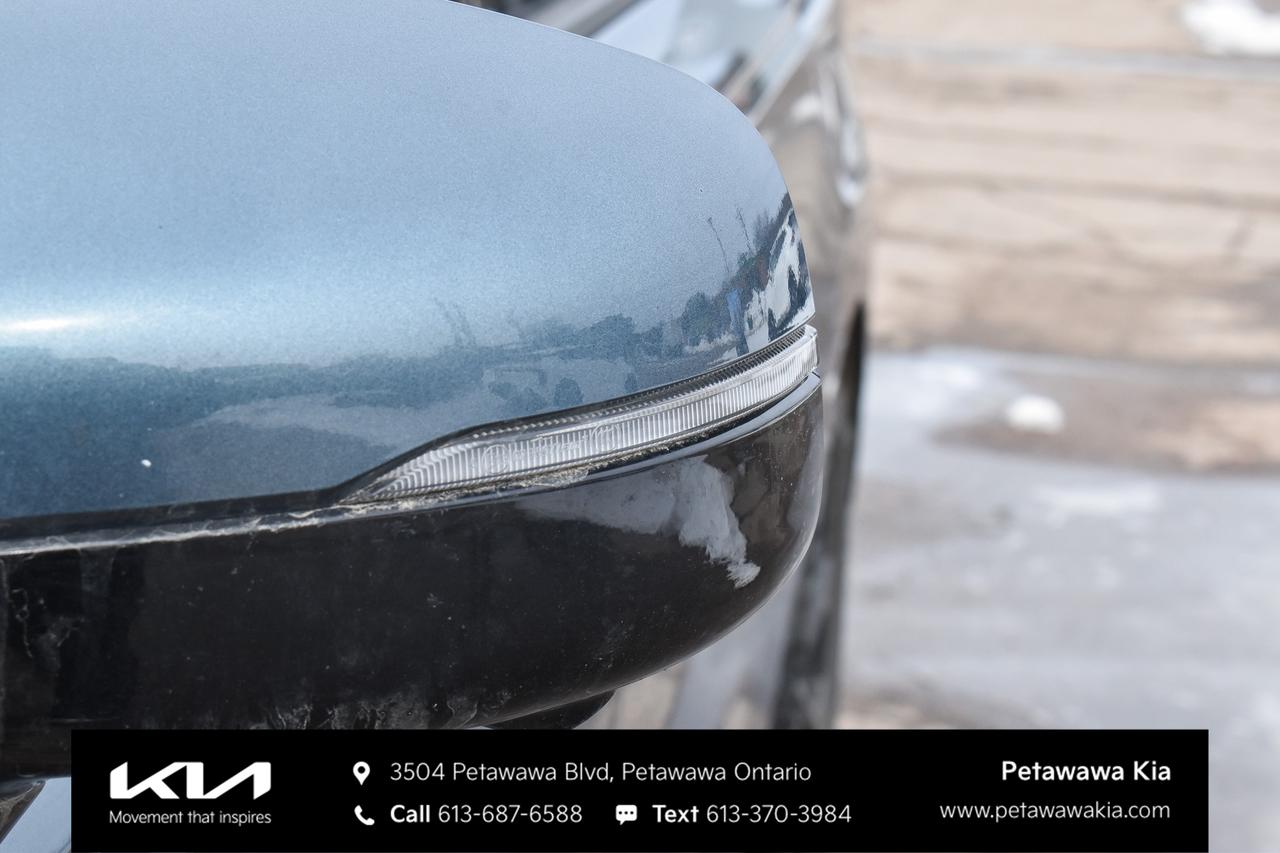 2023 Kia Carnival SX Passenger Van Photo