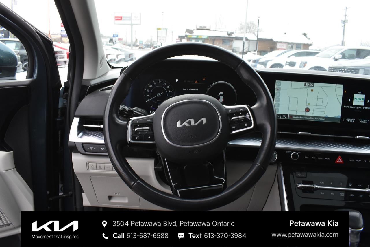 2023 Kia Carnival SX Passenger Van Photo