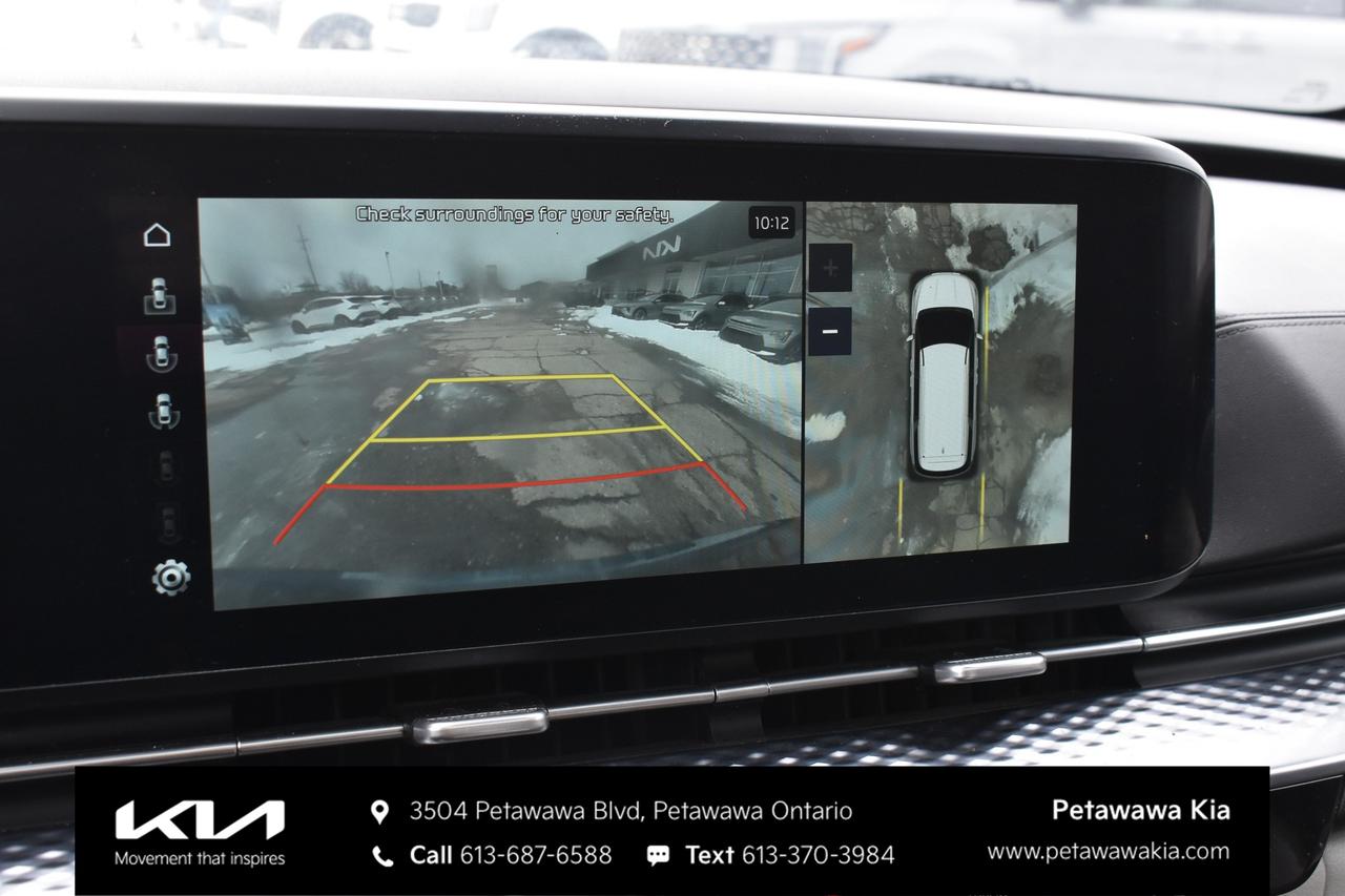 2023 Kia Carnival SX Passenger Van Photo