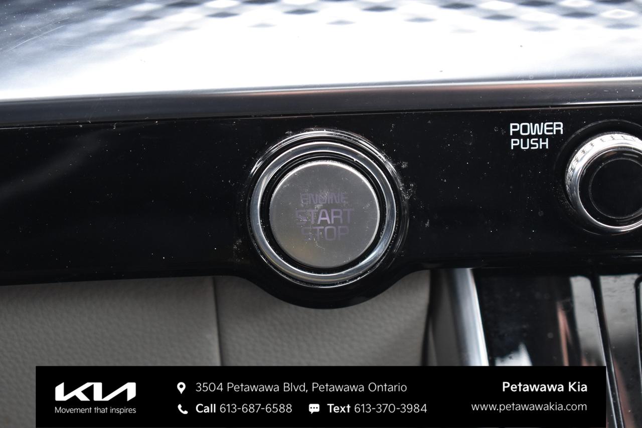 2023 Kia Carnival SX Passenger Van Photo