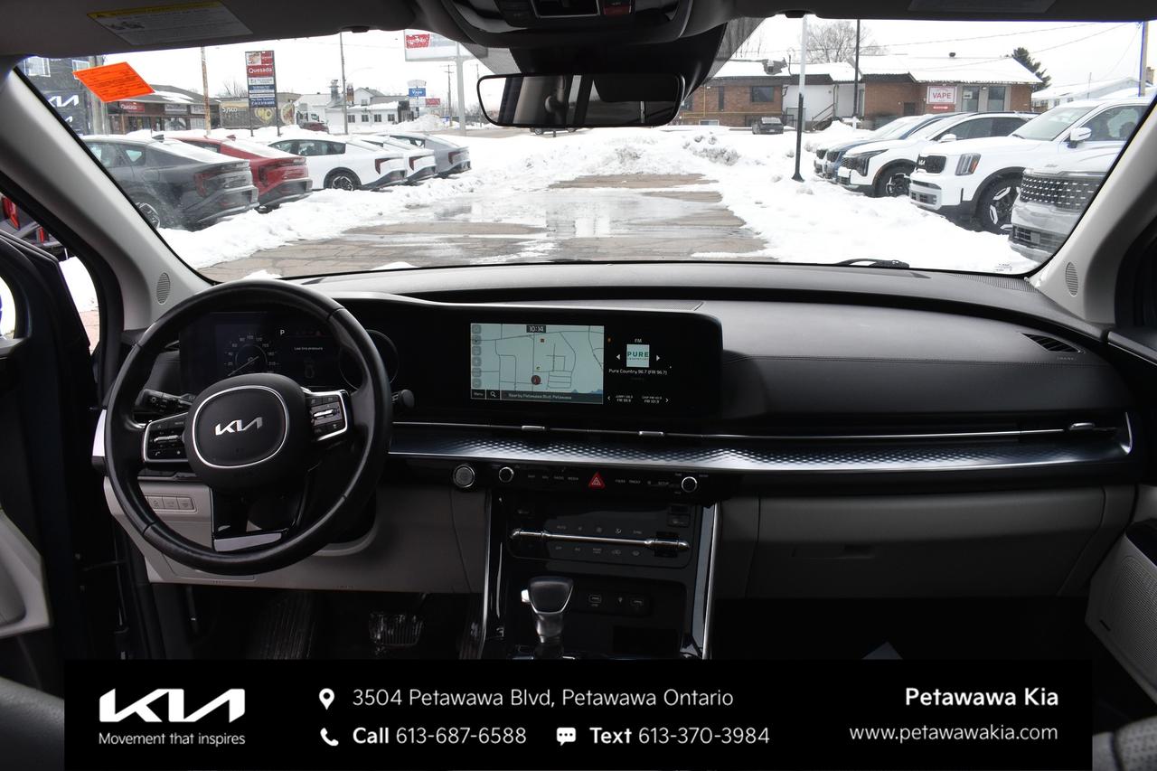 2023 Kia Carnival SX Passenger Van Photo