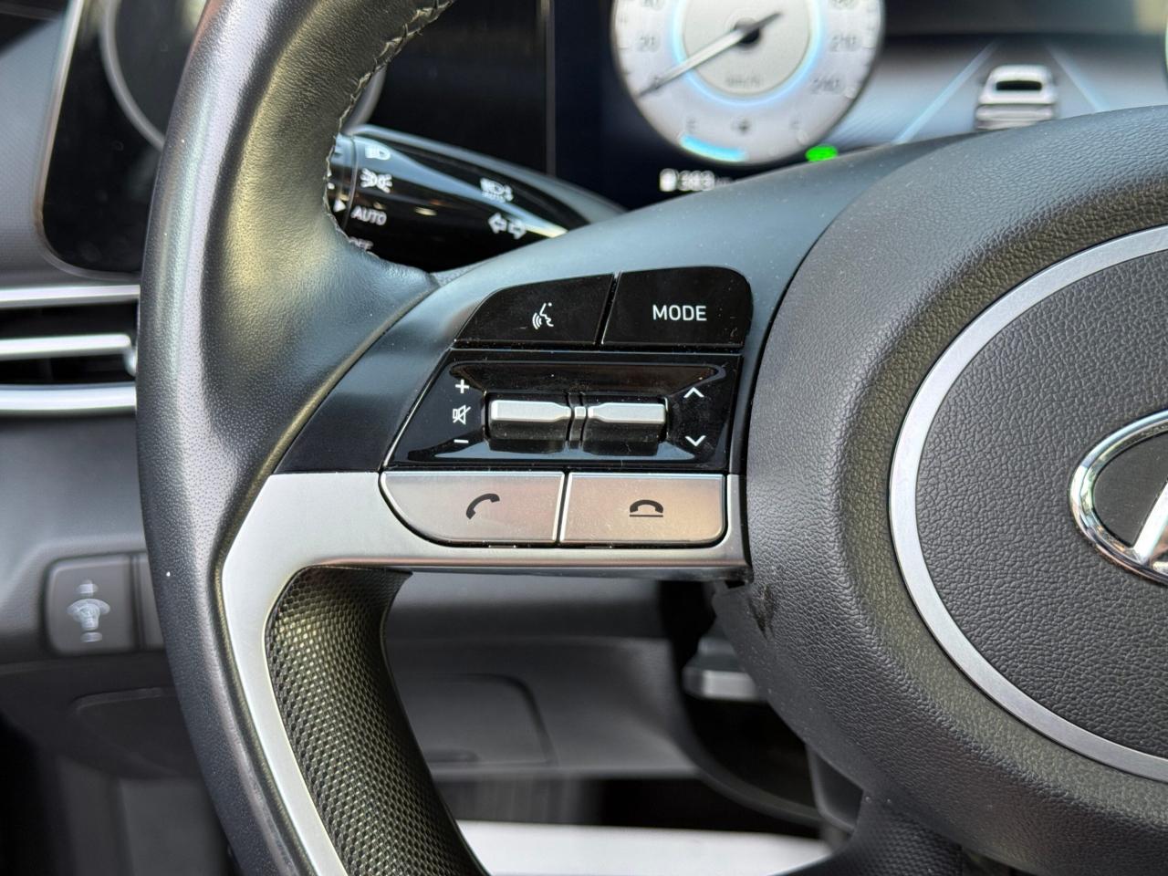 2023 Hyundai Elantra LUXURY   HYBRID   NO ACCIDENT   SUNROOF   BOSE SOU Photo