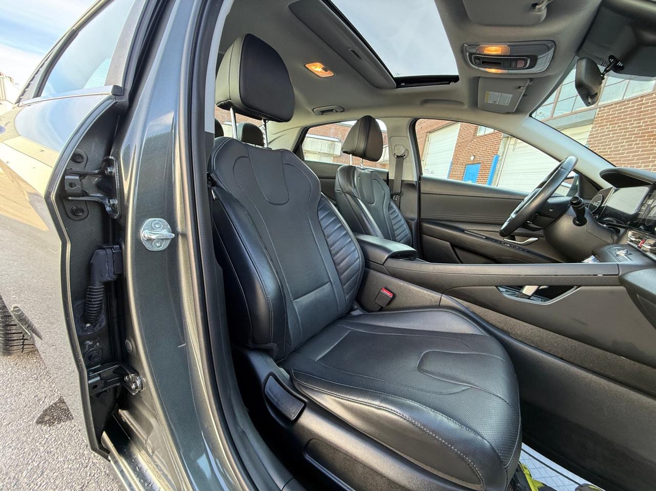 2023 Hyundai Elantra LUXURY   HYBRID   NO ACCIDENT   SUNROOF   BOSE SOU Photo