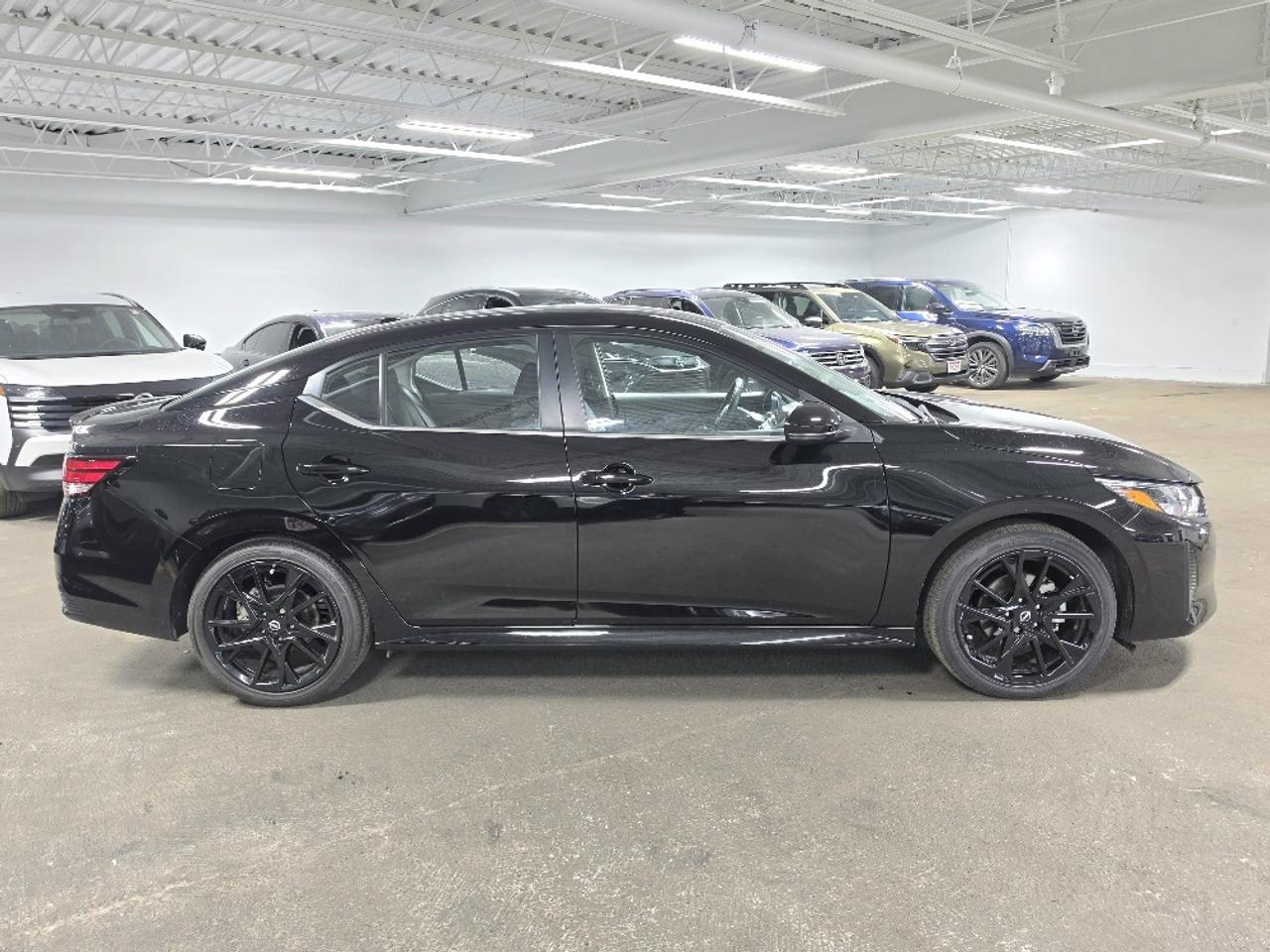 2025 Nissan Sentra SR, AUTO, APPLE CARPLAY, REMOTE START, 18" ALLOYS Photo3