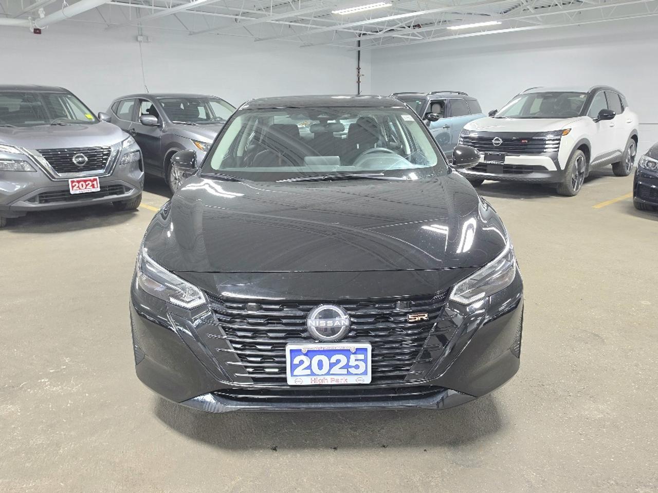 2025 Nissan Sentra SR, AUTO, APPLE CARPLAY, REMOTE START, 18" ALLOYS Photo