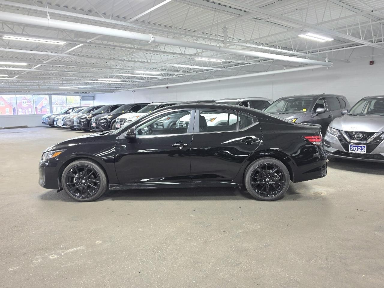 2025 Nissan Sentra SR, AUTO, APPLE CARPLAY, REMOTE START, 18" ALLOYS Photo