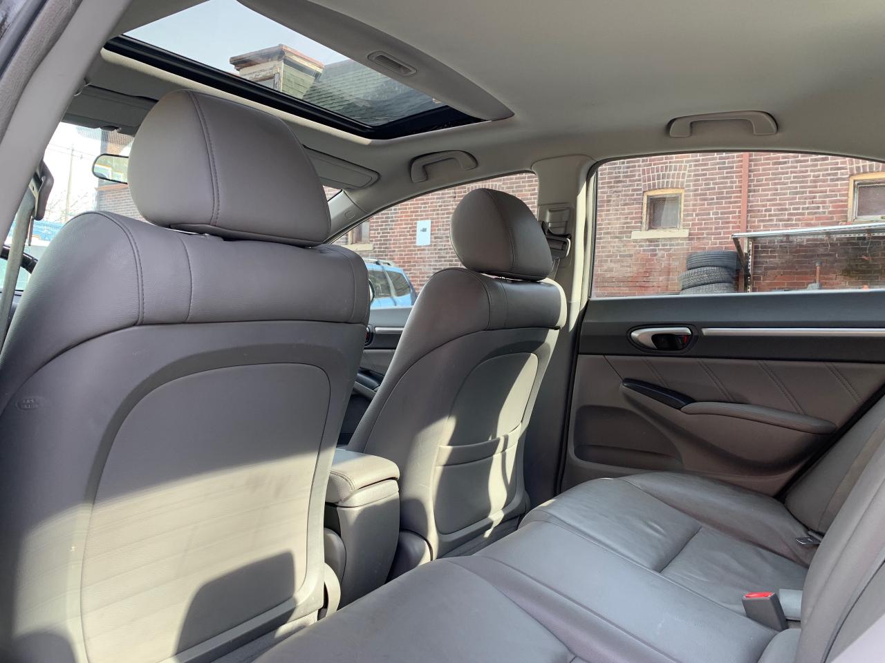 2011 Honda Civic 4dr Auto EX-L Photo