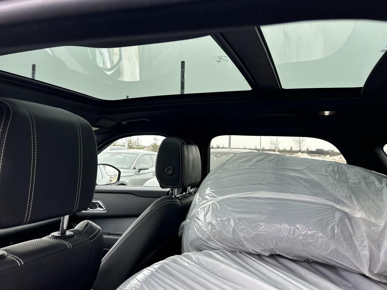 2021 Land Rover Range Rover Velar P340 R-Dynamic S   Accident-Free Photo