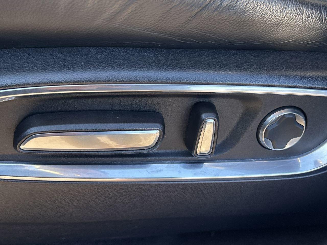 2019 Acura MDX Tech   Low Km's   Accident-Free Photo