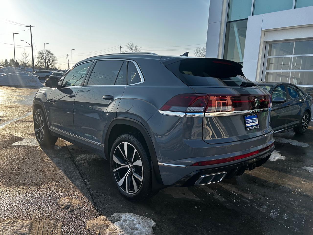 2024 Volkswagen Atlas Cross Sport 2.0 TSI Execline 4dr All-Wheel Drive 4MOTION Photo2