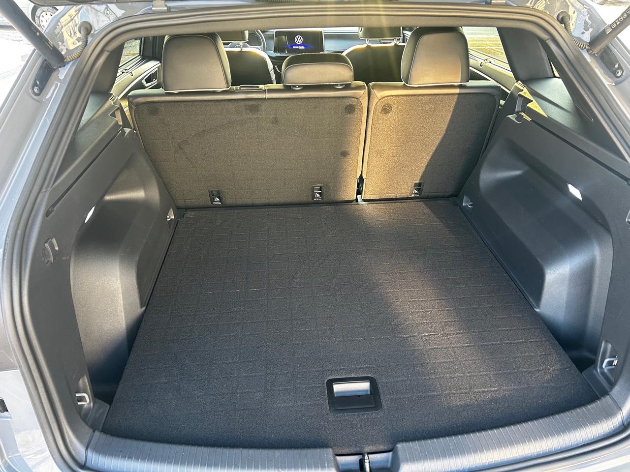 2024 Volkswagen Atlas Cross Sport 2.0 TSI Execline 4dr All-Wheel Drive 4MOTION Photo4