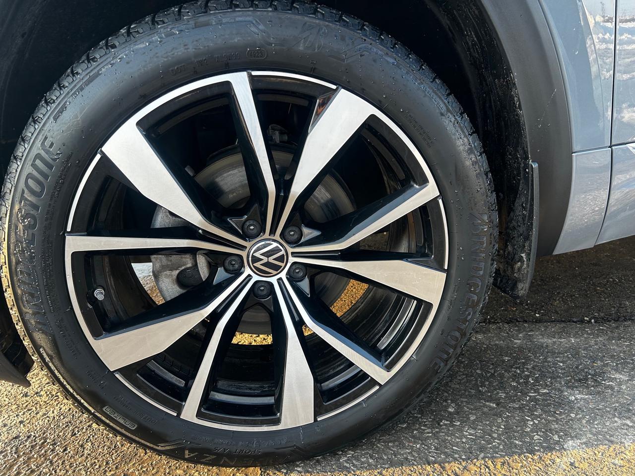 2024 Volkswagen Atlas Cross Sport 2.0 TSI Execline 4dr All-Wheel Drive 4MOTION Photo