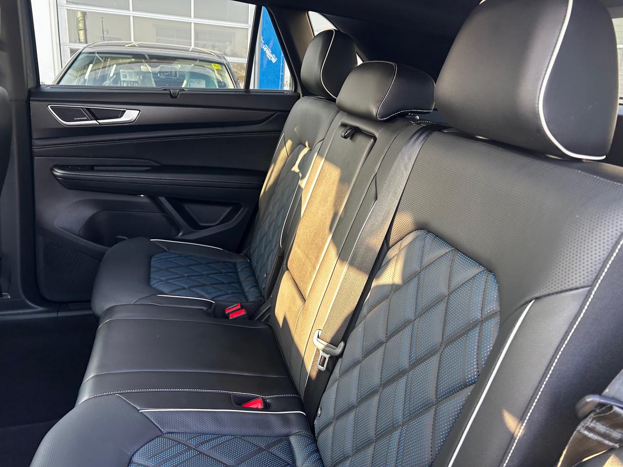 2024 Volkswagen Atlas Cross Sport 2.0 TSI Execline 4dr All-Wheel Drive 4MOTION Photo