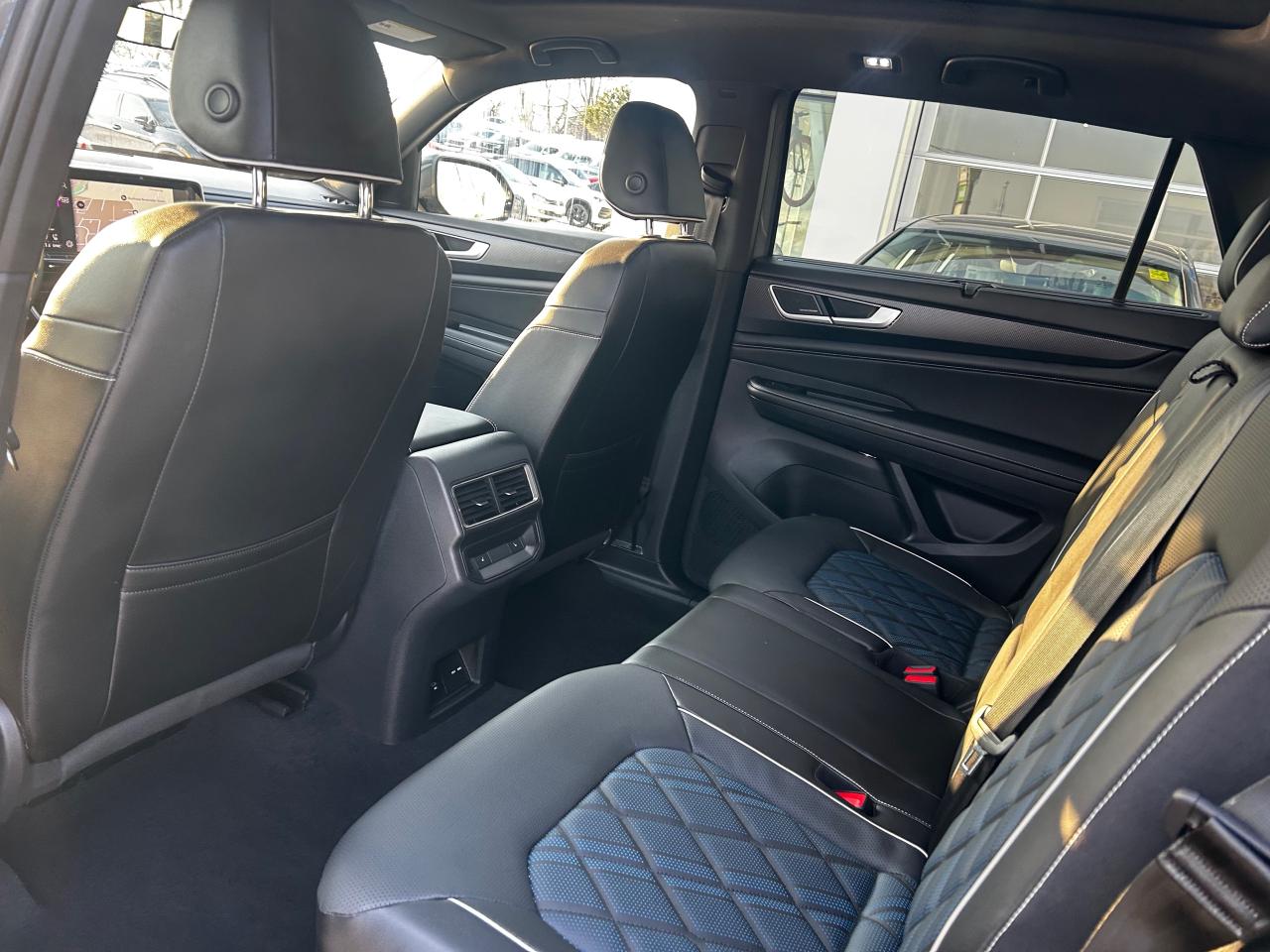 2024 Volkswagen Atlas Cross Sport 2.0 TSI Execline 4dr All-Wheel Drive 4MOTION Photo