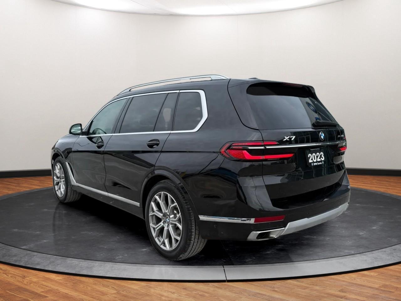 2023 BMW X7 xDrive40i Photo3